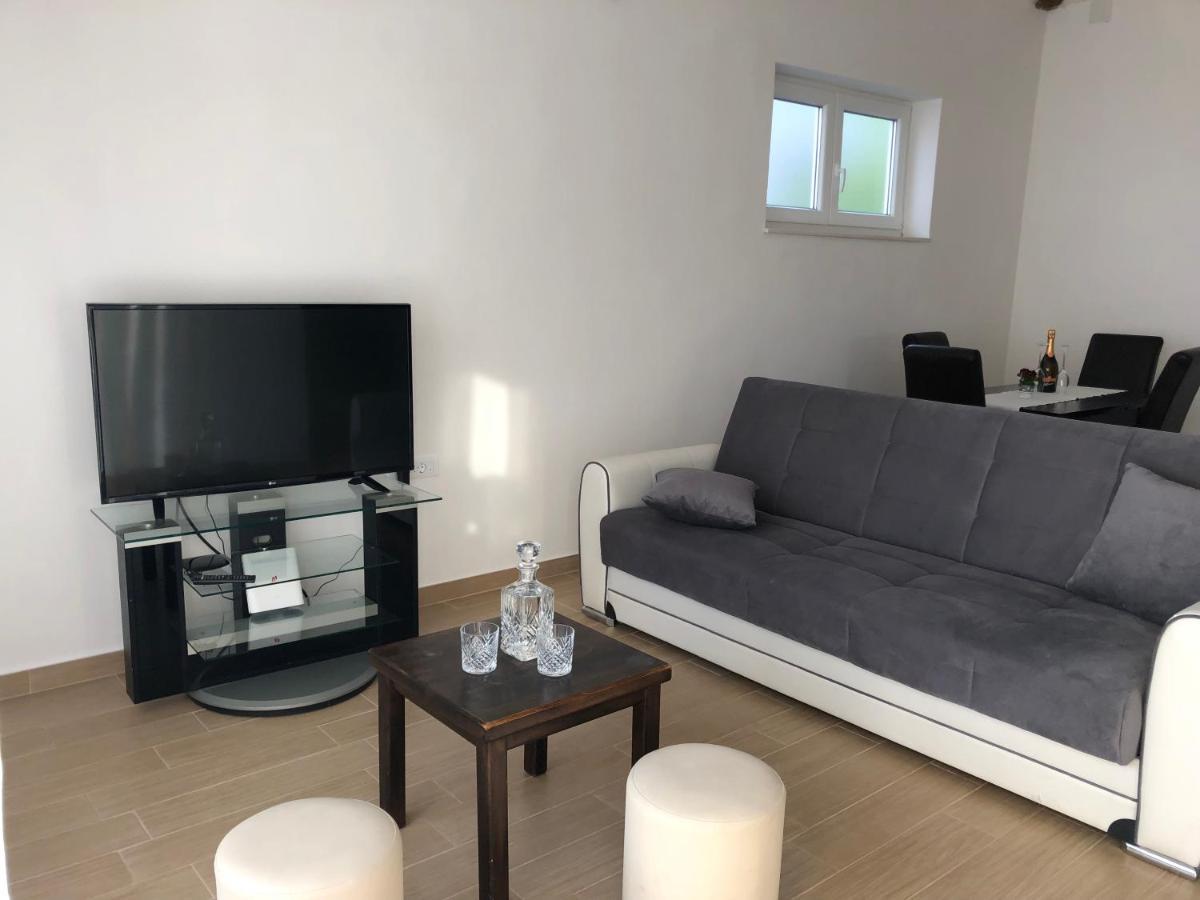 Appartamento Milla 2 Fiume Esterno foto